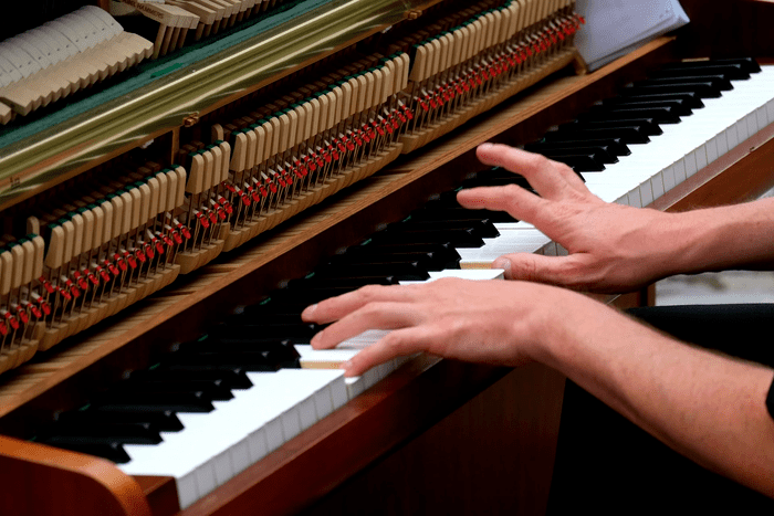 tuto piano délier doigts