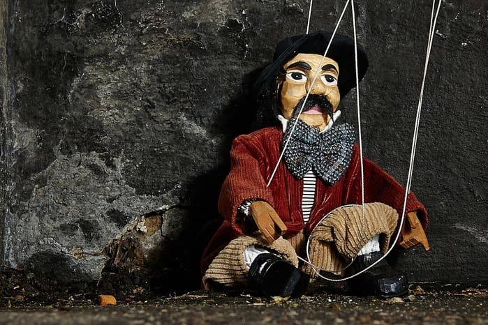 marcha funebre de una marioneta
