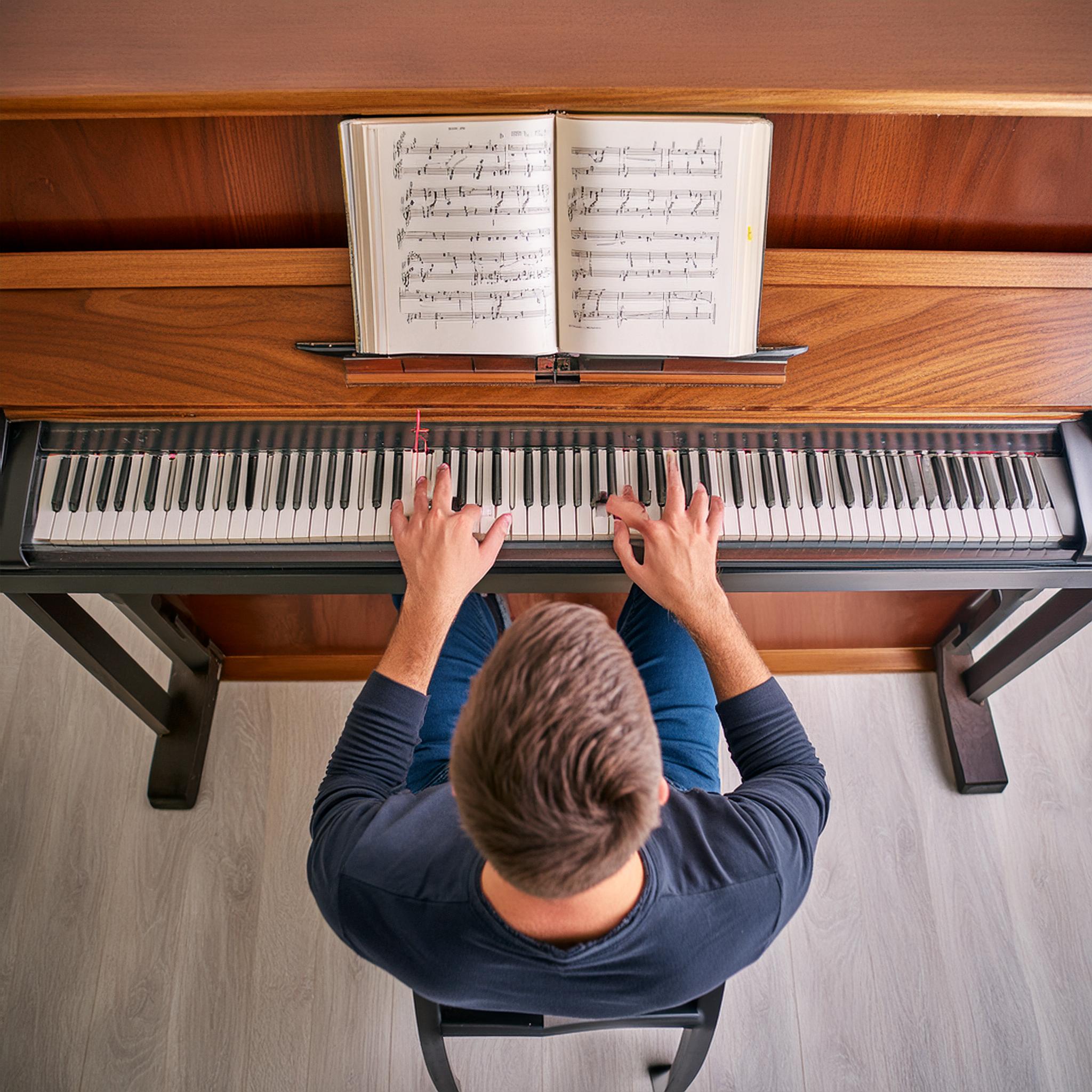 quanto tempo para aprender piano